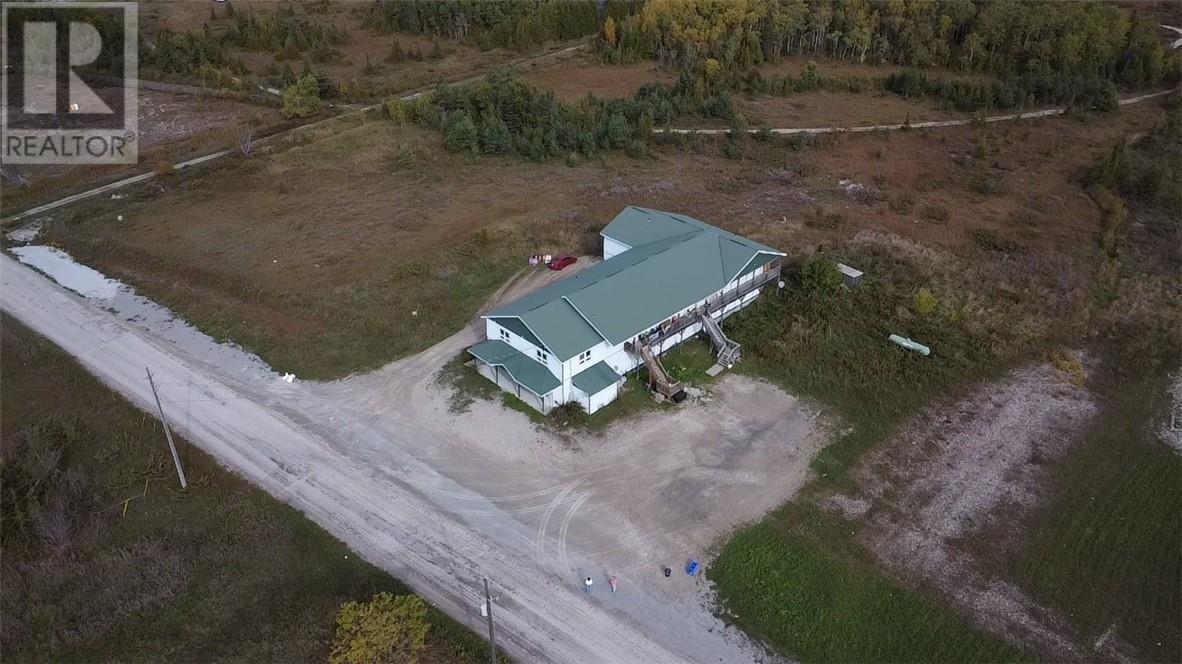 86 Vankoughnet E, Little Current, Ontario  P0P 1K0 - Photo 4 - 2119336