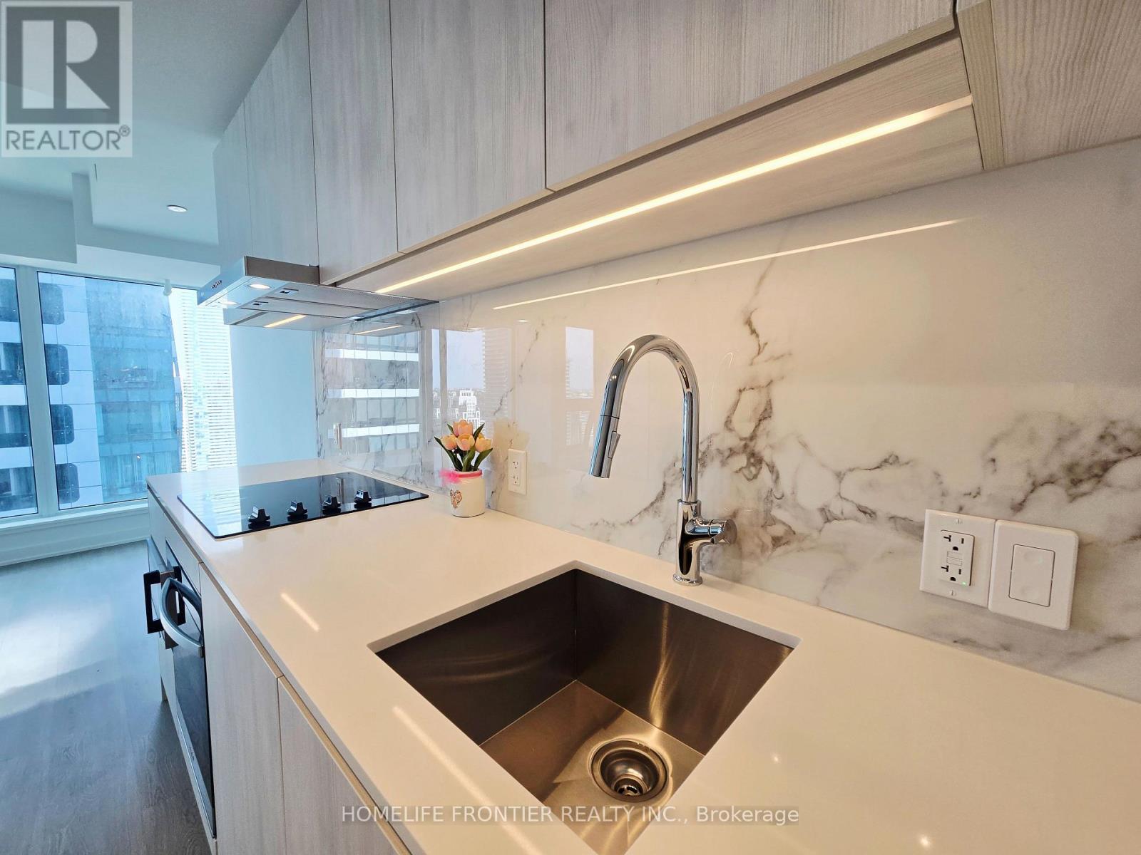 4807 - 8 Wellesley Street W, Toronto, Ontario  M4Y 0J5 - Photo 4 - C12439536