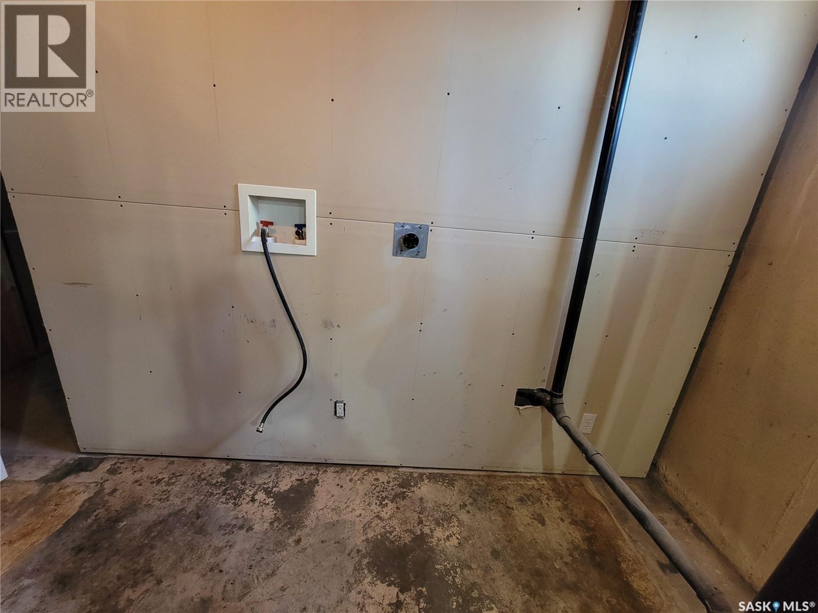 708 2nd Street W, Wilkie, Saskatchewan  S0K 4W0 - Photo 36 - SK019965