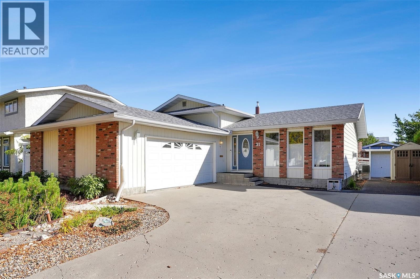 31 University Park Drive, Regina, Saskatchewan  S4V 0E1 - Photo 1 - SK019917