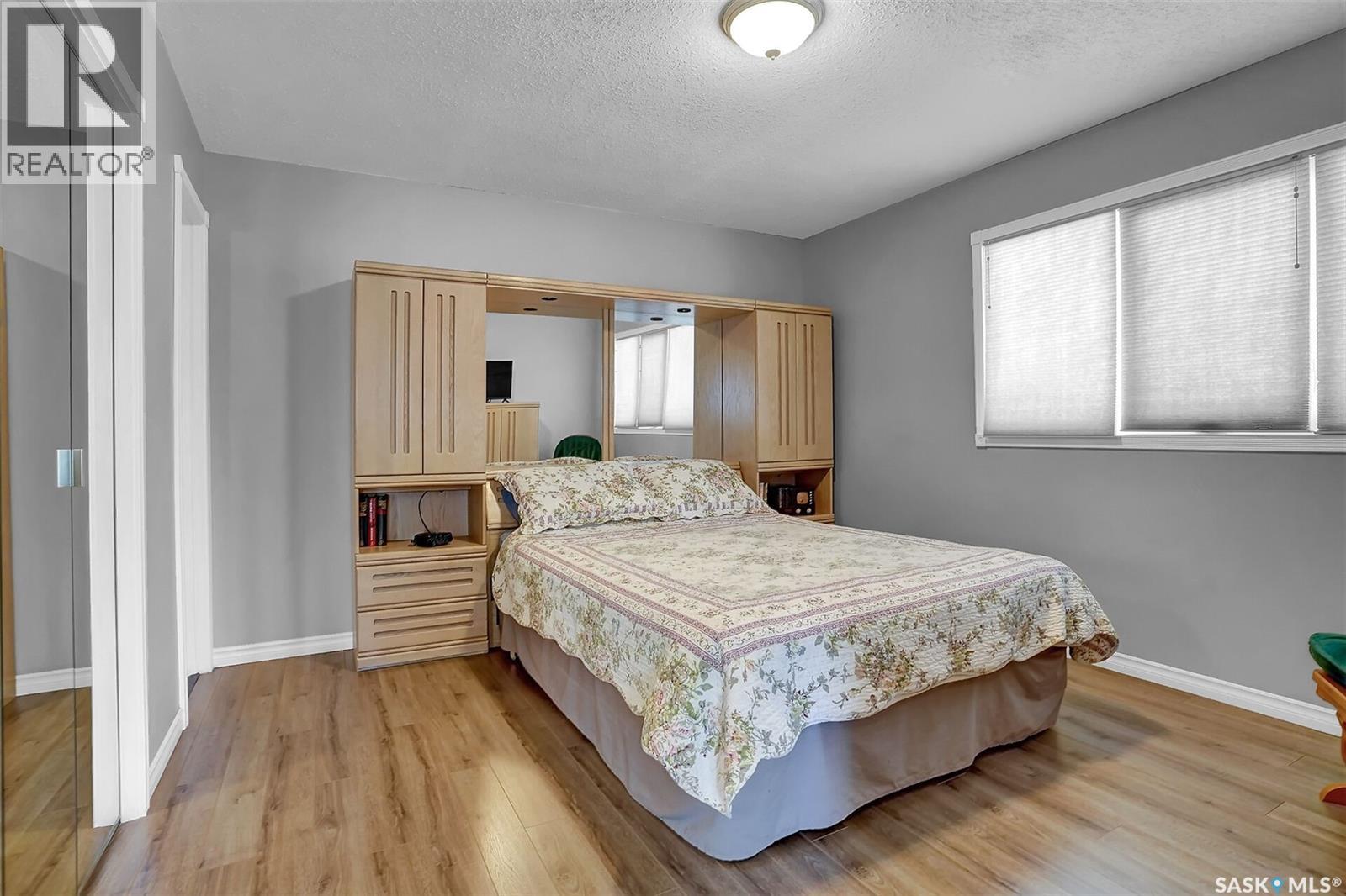 31 University Park Drive, Regina, Saskatchewan  S4V 0E1 - Photo 24 - SK019917