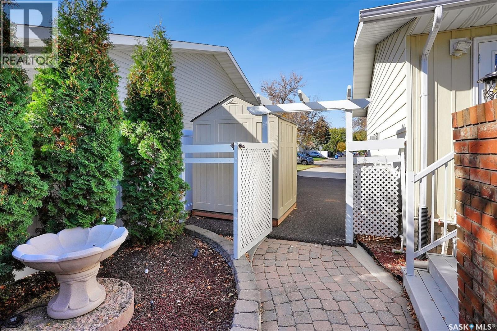 31 University Park Drive, Regina, Saskatchewan  S4V 0E1 - Photo 47 - SK019917