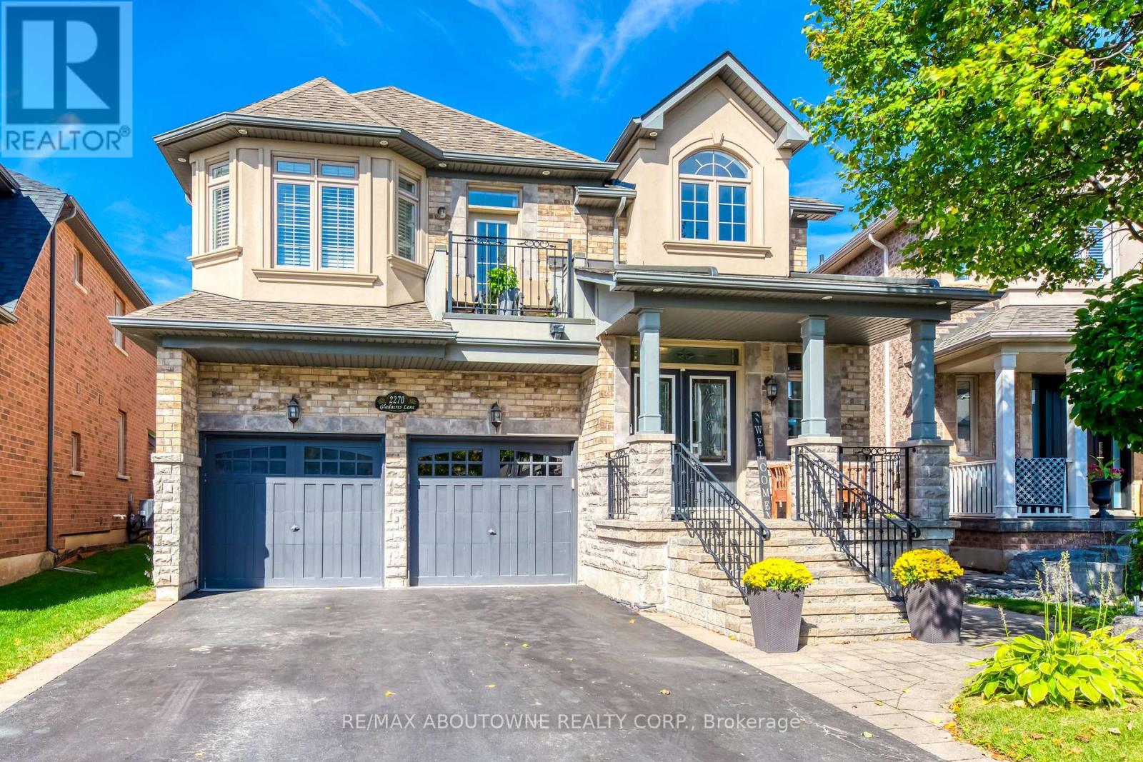 2270 Gladacres Lane, Oakville, Ontario  L6M 0G3 - Photo 1 - W12438282