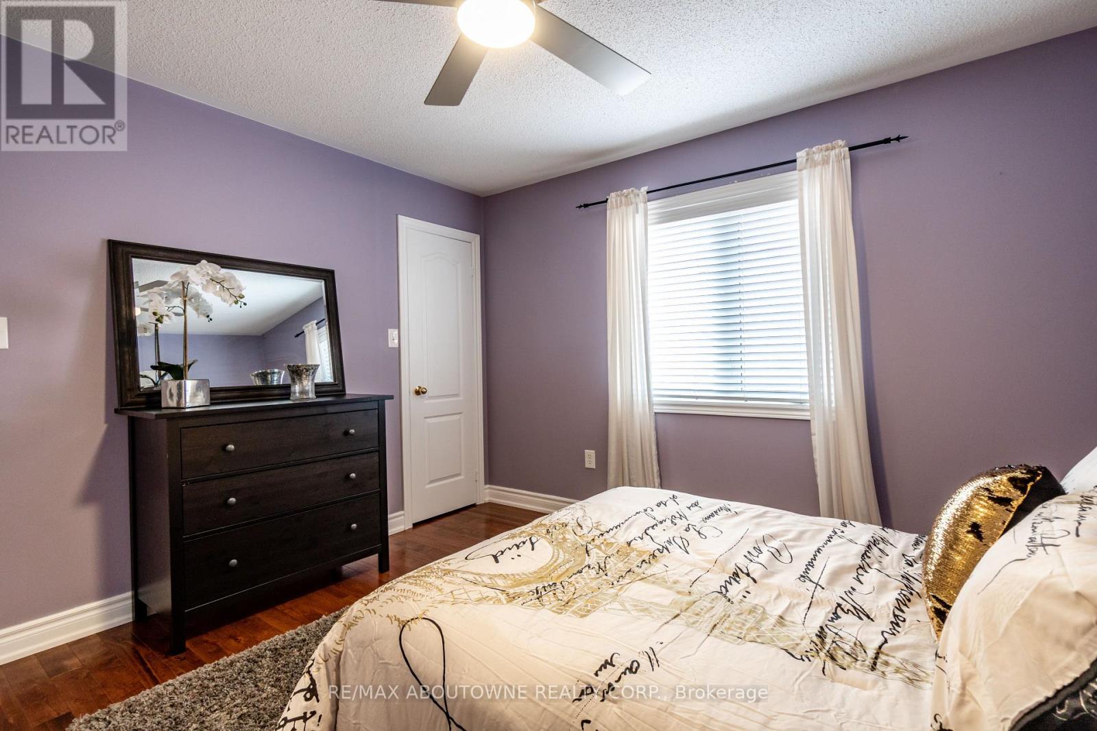 2270 Gladacres Lane, Oakville, Ontario  L6M 0G3 - Photo 40 - W12438282
