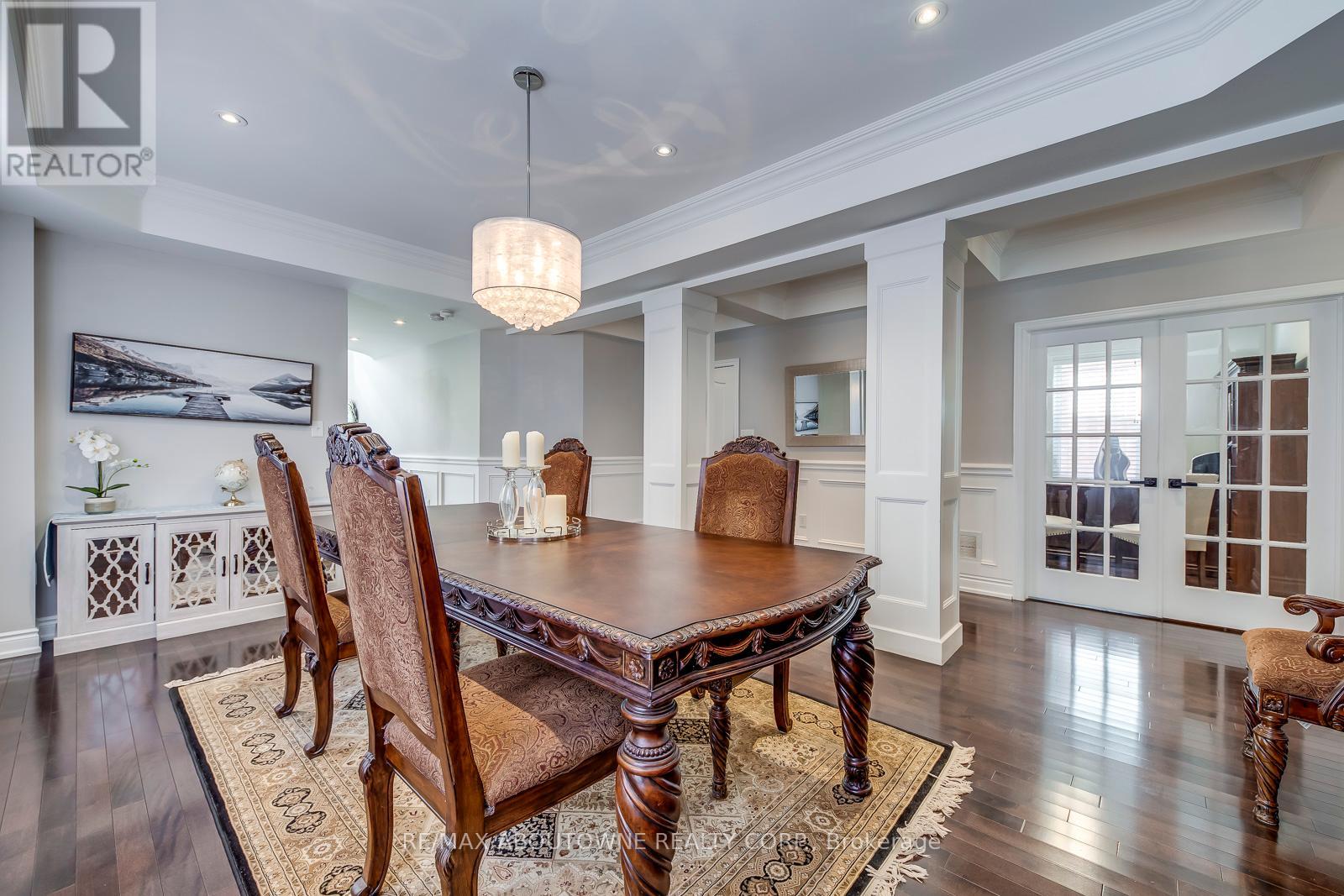 2270 Gladacres Lane, Oakville, Ontario  L6M 0G3 - Photo 10 - W12438282