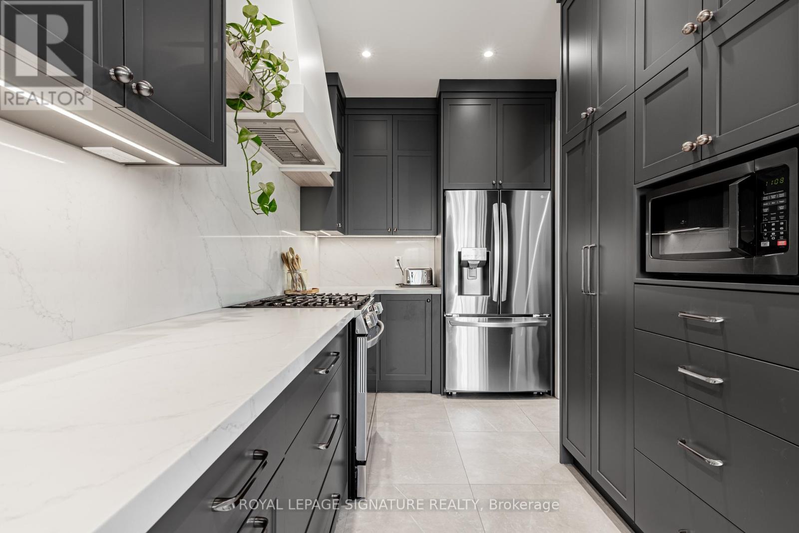 171 WOLF CREEK CRESCENT, Vaughan, Ontario