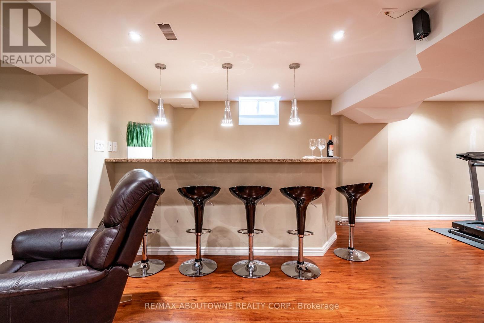 2270 Gladacres Lane, Oakville, Ontario  L6M 0G3 - Photo 45 - W12438282