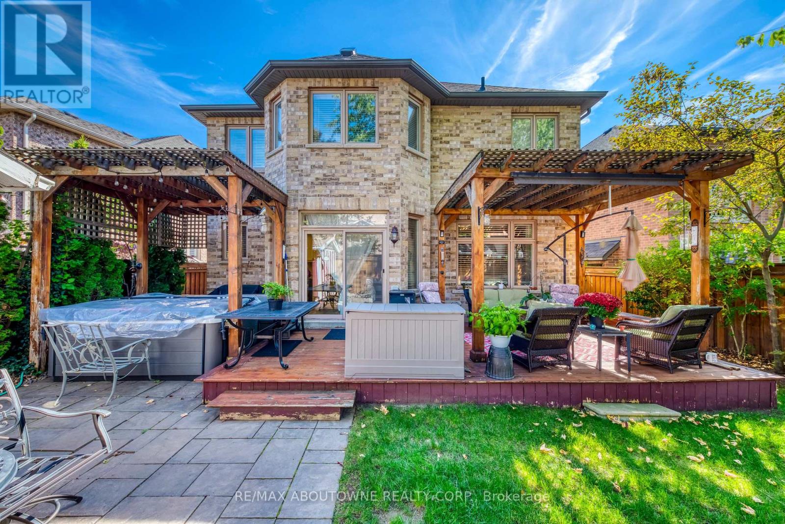 2270 Gladacres Lane, Oakville, Ontario  L6M 0G3 - Photo 49 - W12438282