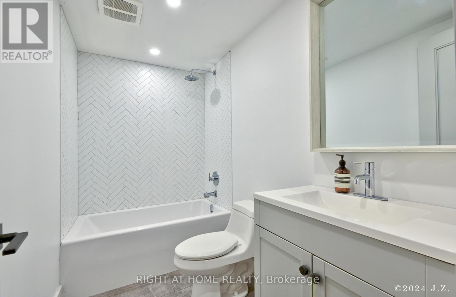 521 Atlas Avenue, Toronto, Ontario  M6C 3R4 - Photo 38 - C12398098