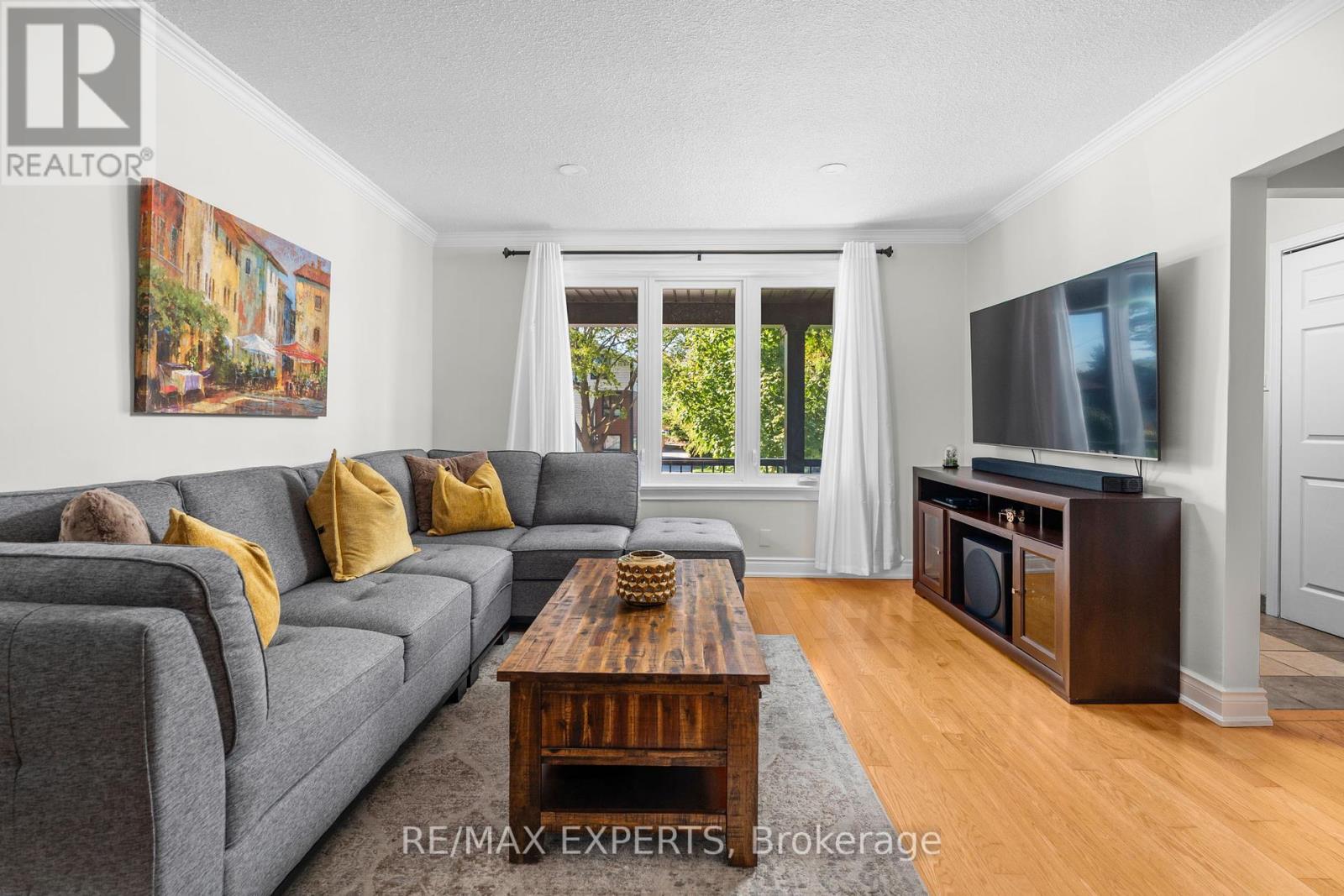 11 Smallwood Drive, Toronto, Ontario  M3M 1K9 - Photo 11 - W12441229