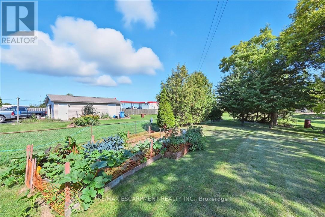 8554 Haldibrook Road, Hamilton, Ontario  N3W 2G8 - Photo 41 - X12375432