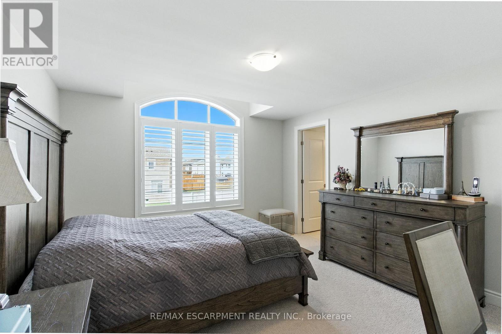 15 Robarts Drive, Hamilton, Ontario  L9K 0H6 - Photo 20 - X12438154