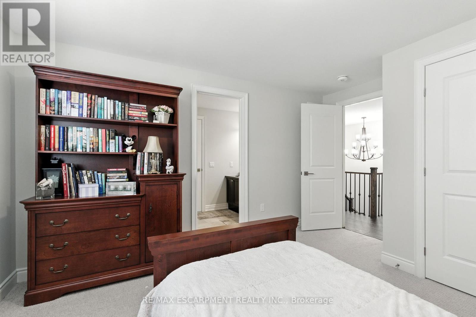 15 Robarts Drive, Hamilton, Ontario  L9K 0H6 - Photo 30 - X12438154