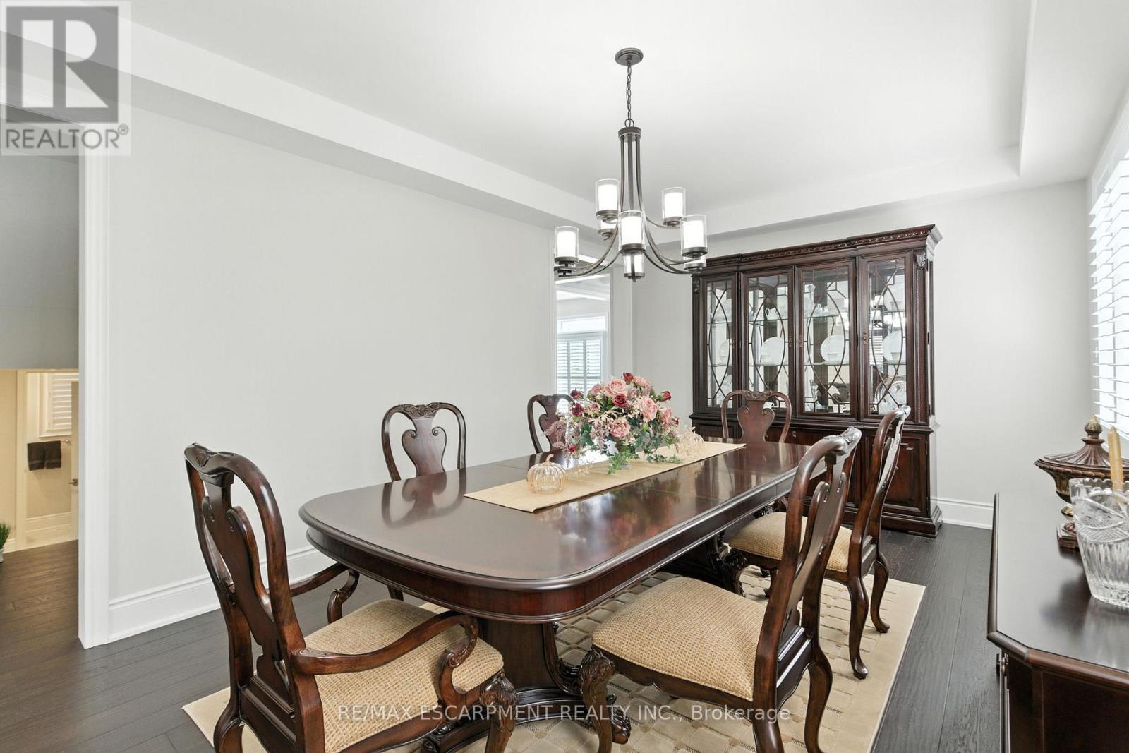 15 Robarts Drive, Hamilton, Ontario  L9K 0H6 - Photo 6 - X12438154