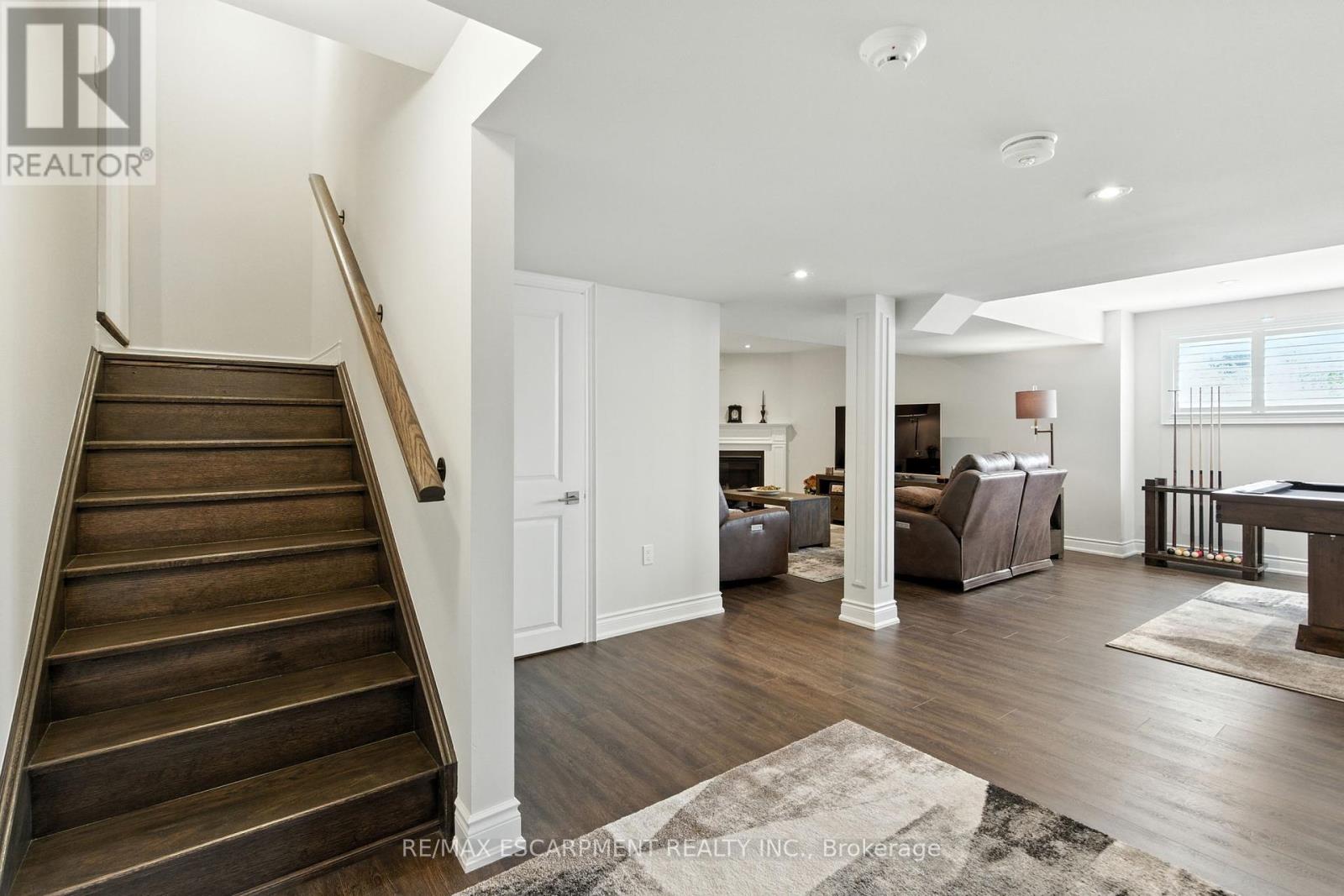 15 Robarts Drive, Hamilton, Ontario  L9K 0H6 - Photo 38 - X12438154