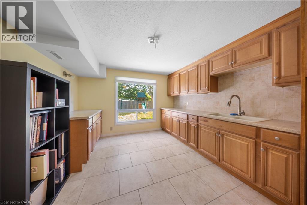 54 Pathfinder Crescent, Kitchener, Ontario  N2P 1S6 - Photo 28 - 40771375