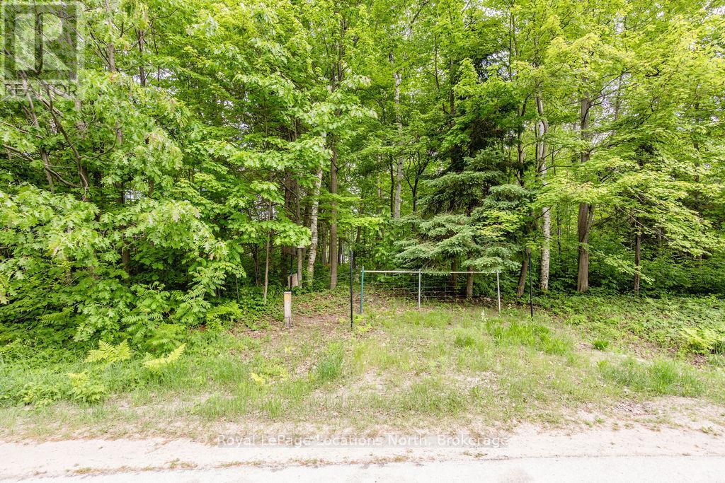 16 Sunward Drive, Wasaga Beach, Ontario  L9Z 1B3 - Photo 6 - S12442588