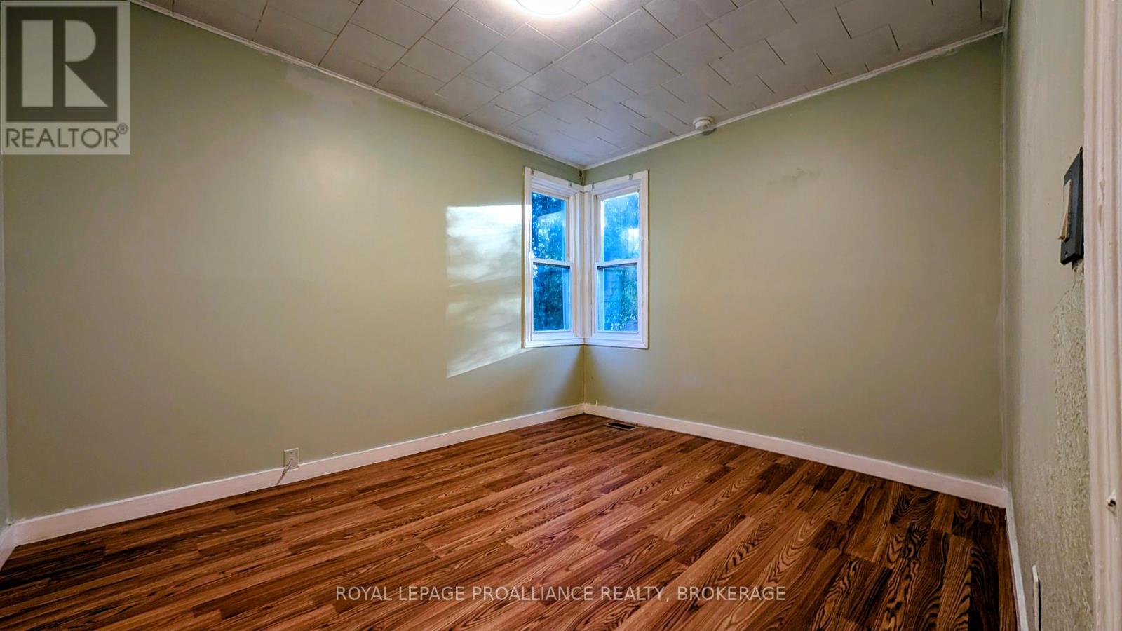 79 Mcdonald Avenue, Kingston, Ontario  K7M 1R2 - Photo 10 - X12442583