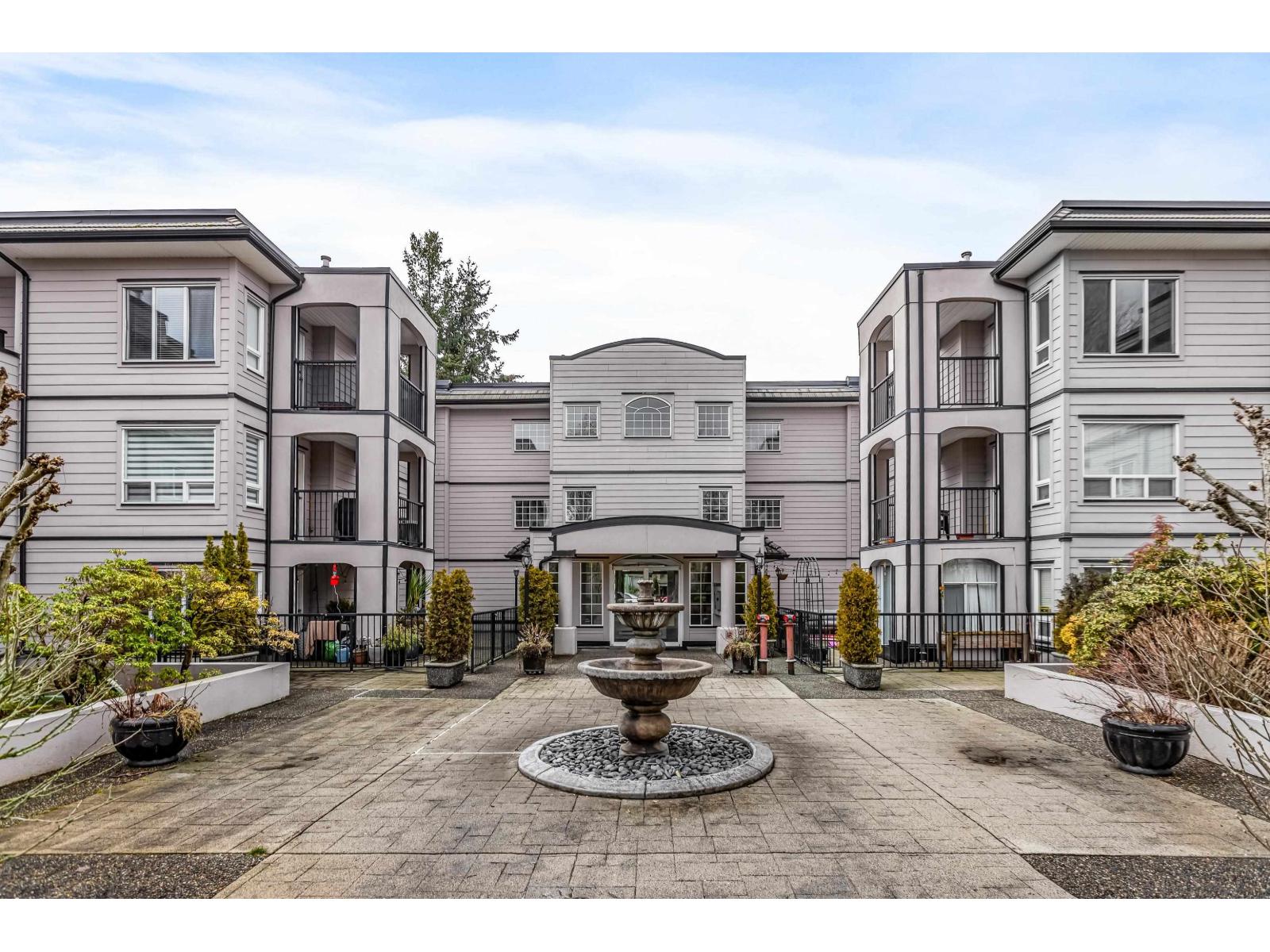311 1533 Best Street, White Rock, British Columbia  V4B 4E9 - Photo 2 - R3054611