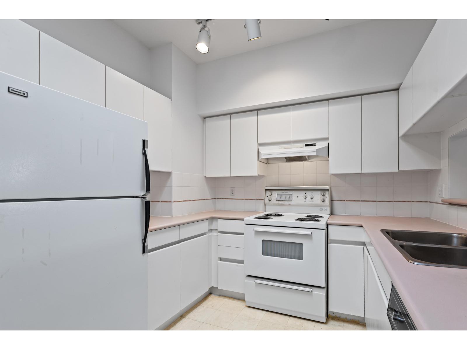 311 1533 Best Street, White Rock, British Columbia  V4B 4E9 - Photo 17 - R3054611