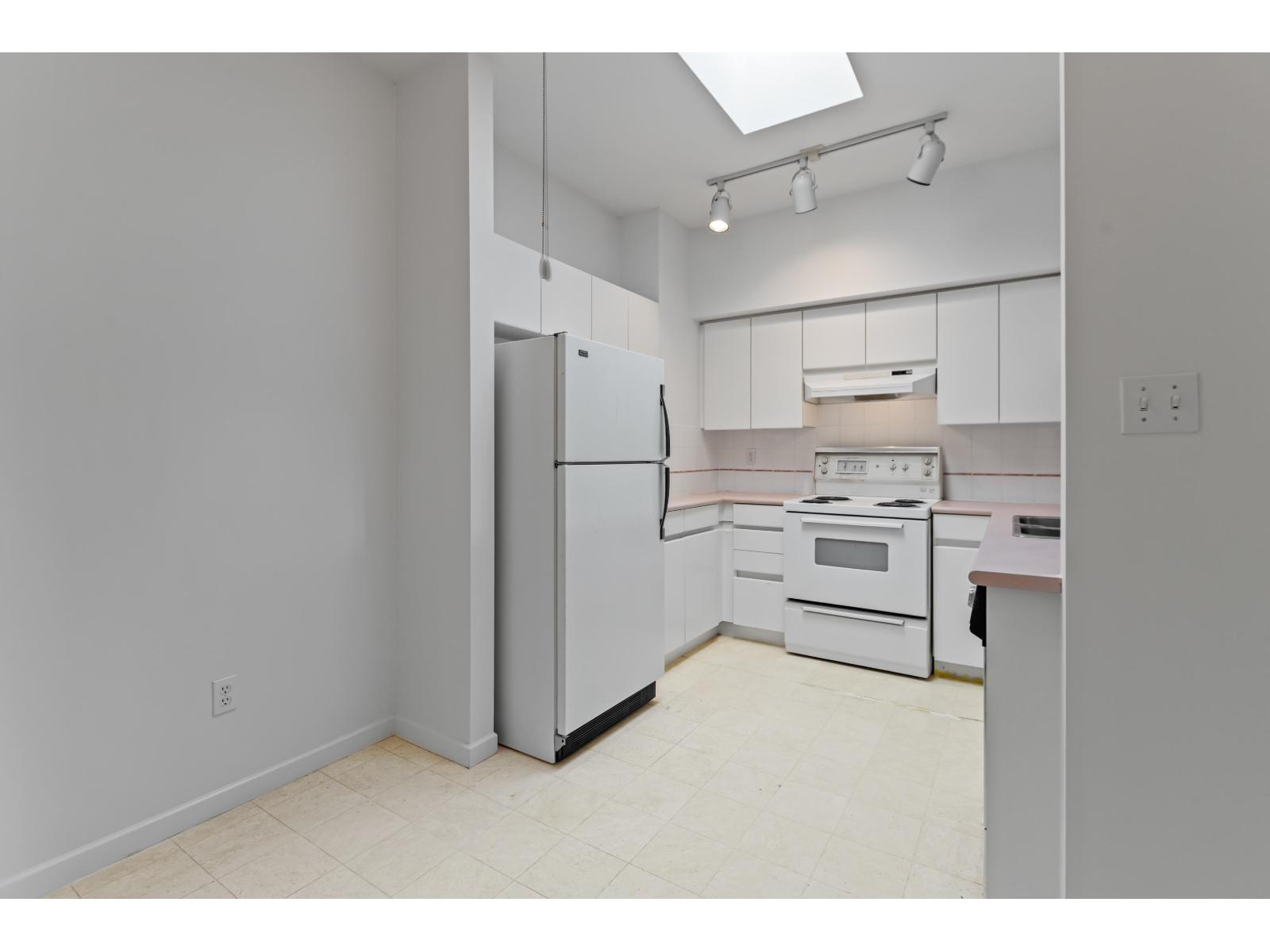 311 1533 Best Street, White Rock, British Columbia  V4B 4E9 - Photo 15 - R3054611