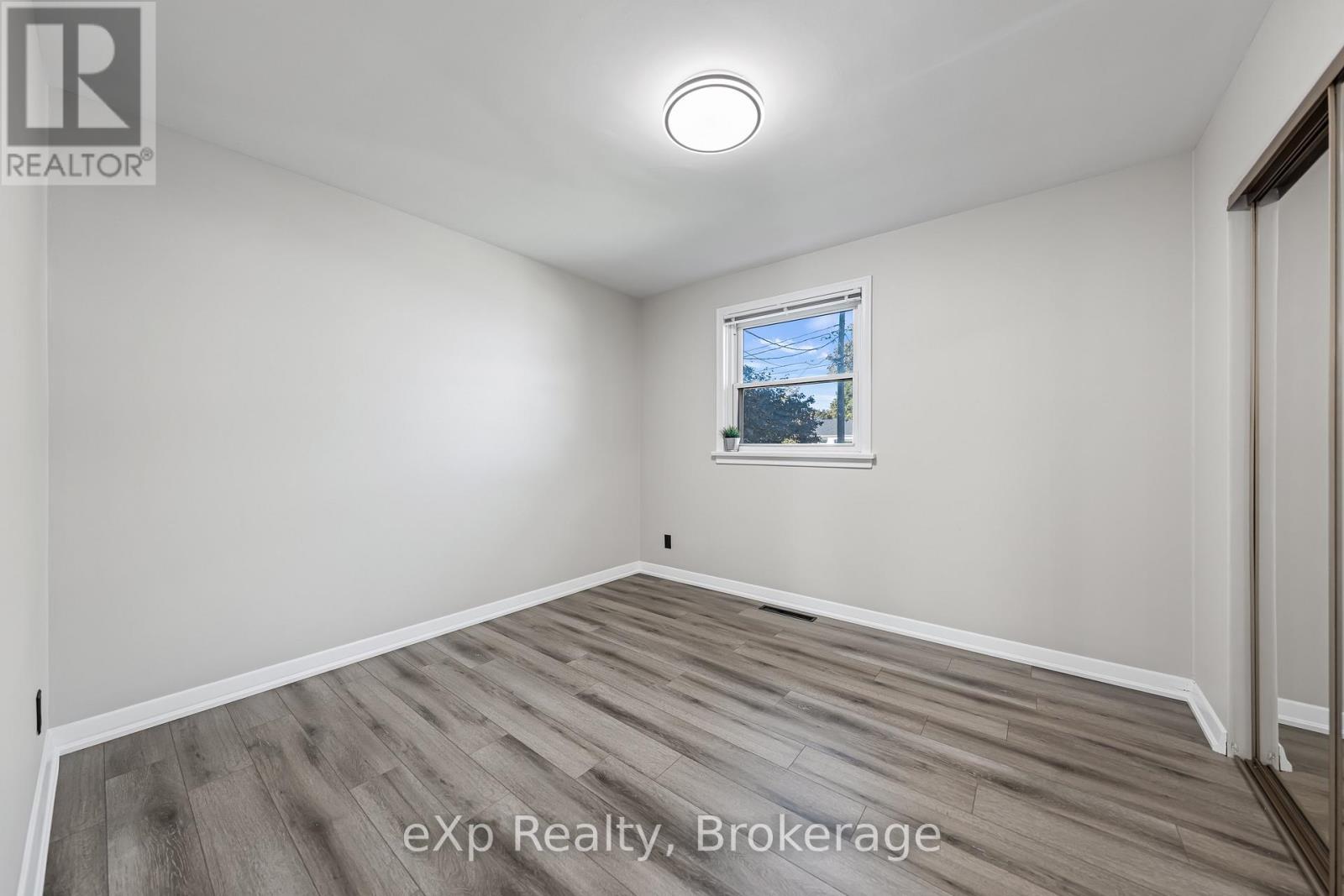 2 Skov Crescent, Guelph, Ontario  N1E 4B7 - Photo 19 - X12442576