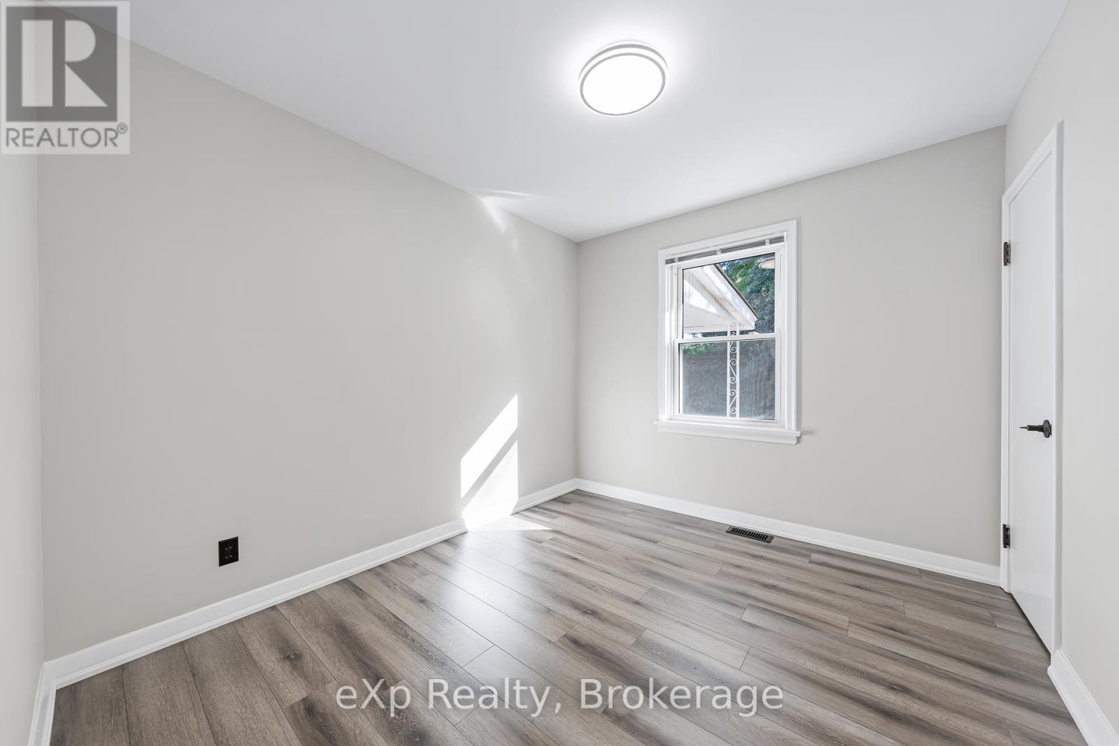 2 Skov Crescent, Guelph, Ontario  N1E 4B7 - Photo 25 - X12442576