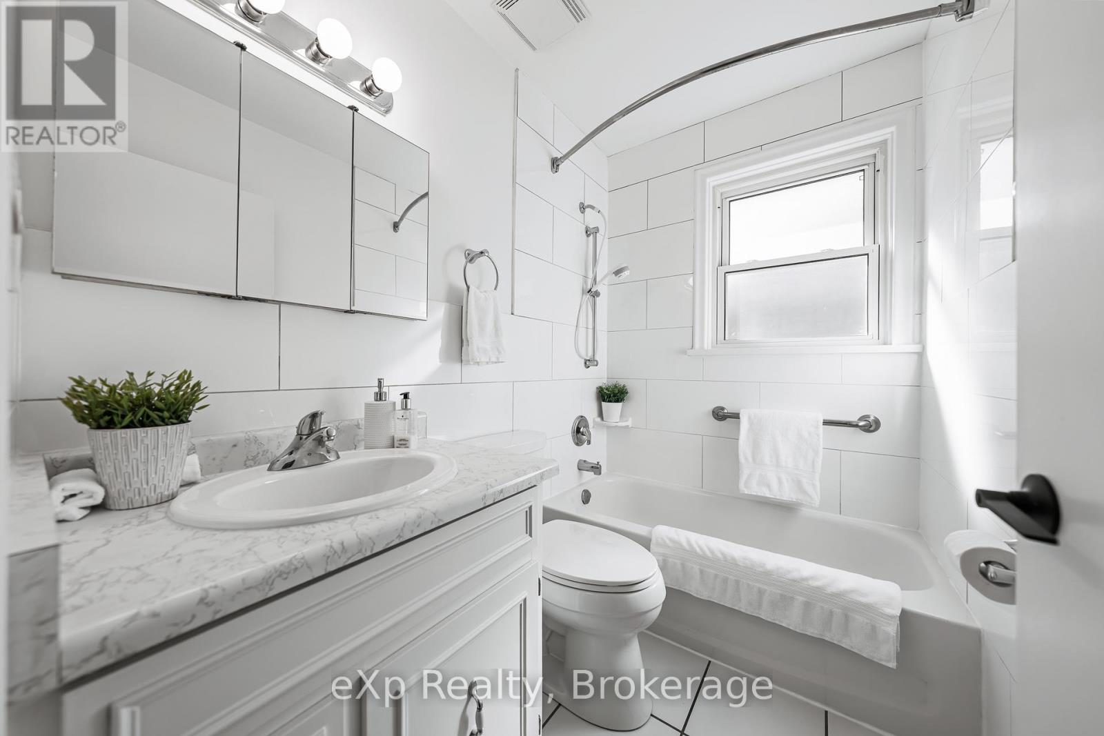 2 Skov Crescent, Guelph, Ontario  N1E 4B7 - Photo 27 - X12442576