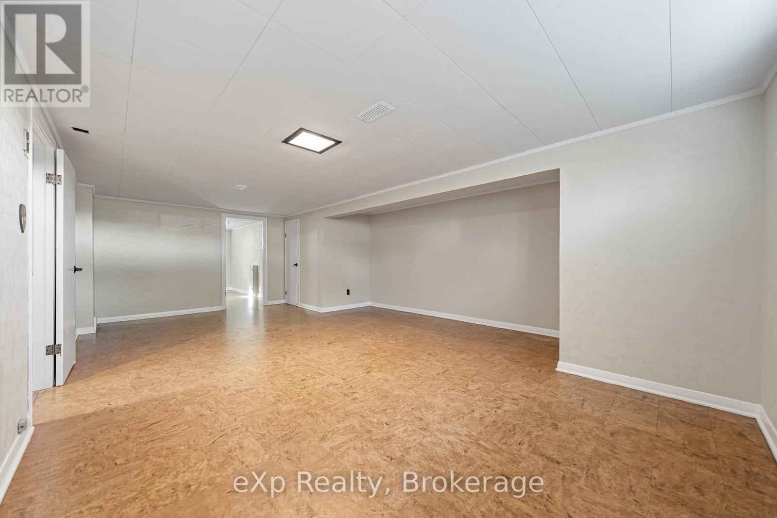 2 Skov Crescent, Guelph, Ontario  N1E 4B7 - Photo 33 - X12442576