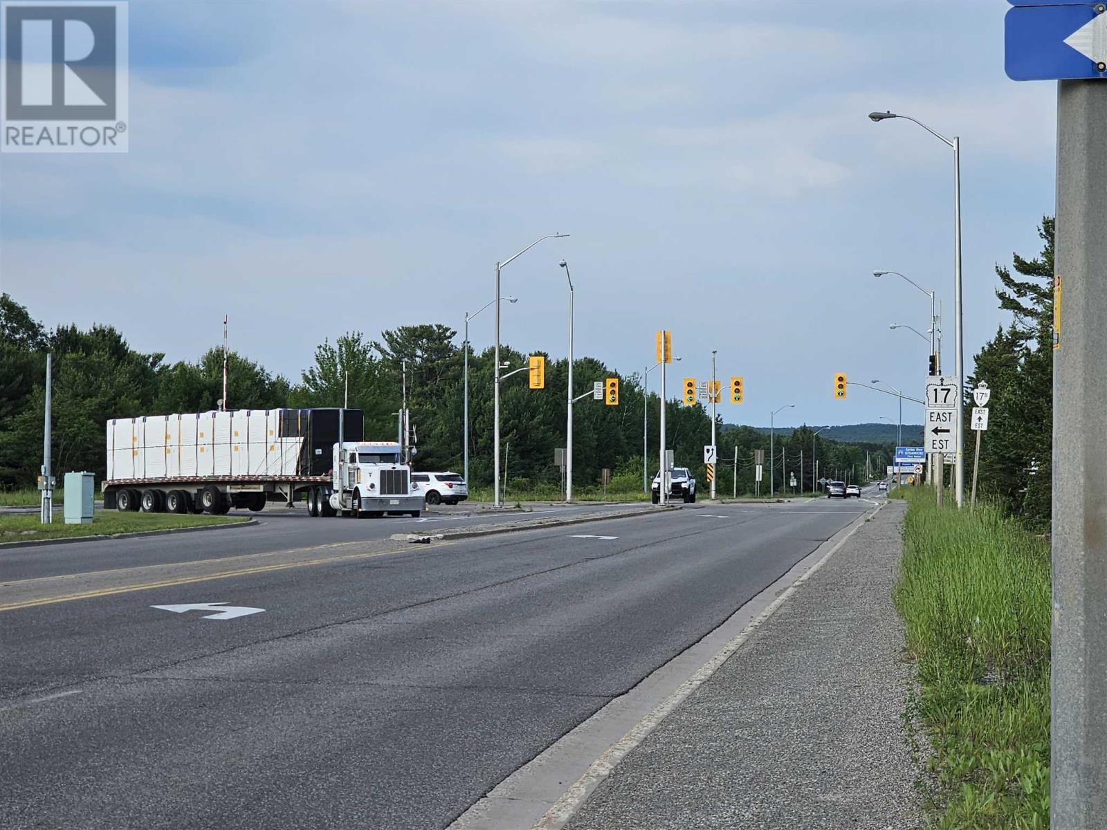 1705 Trunk Rd, Sault Ste. Marie, Ontario  P6A 5K9 - Photo 11 - SM252827
