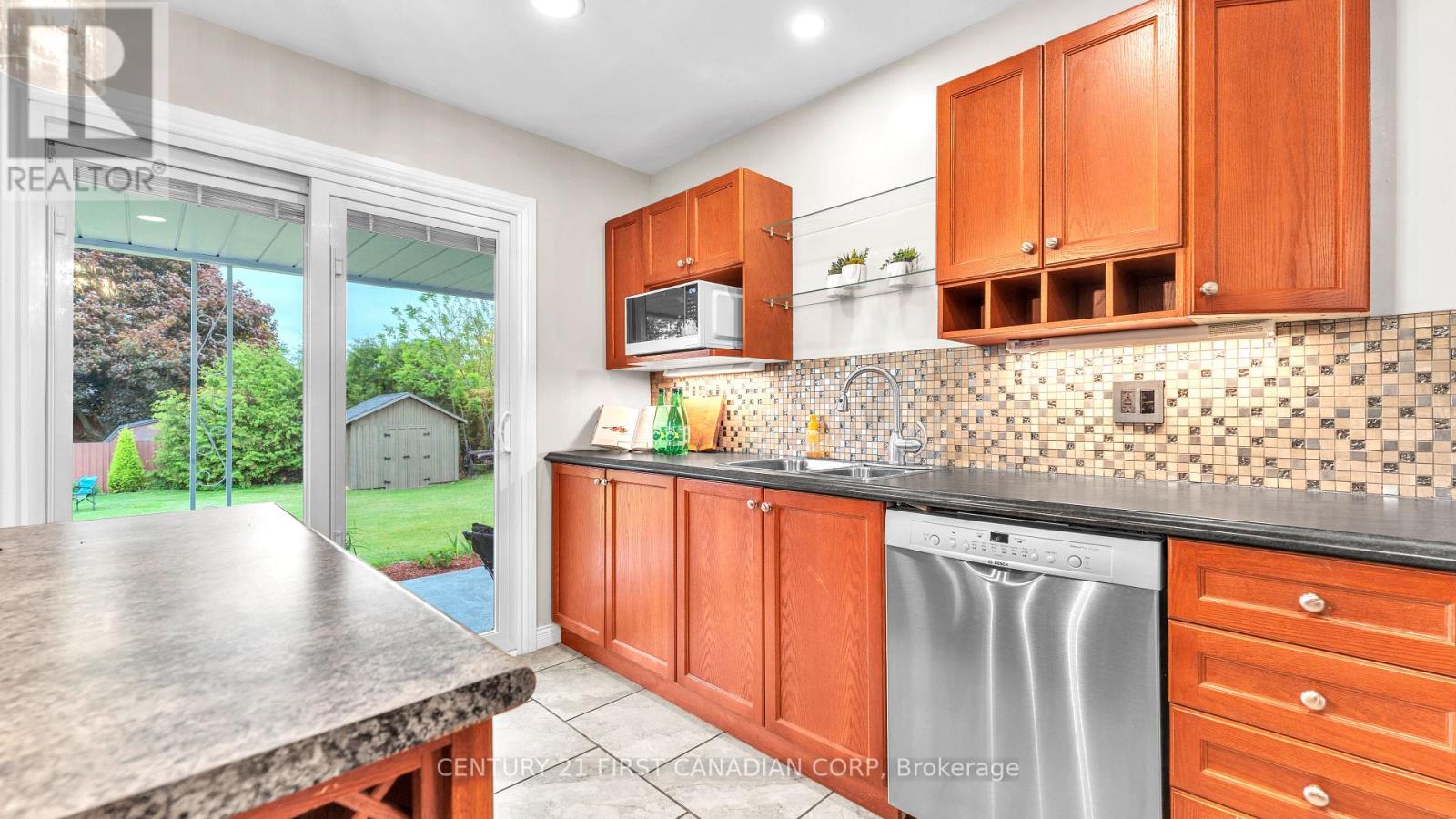 150 Rutherford Avenue, Aylmer, Ontario  N5H 2N8 - Photo 8 - X12442616