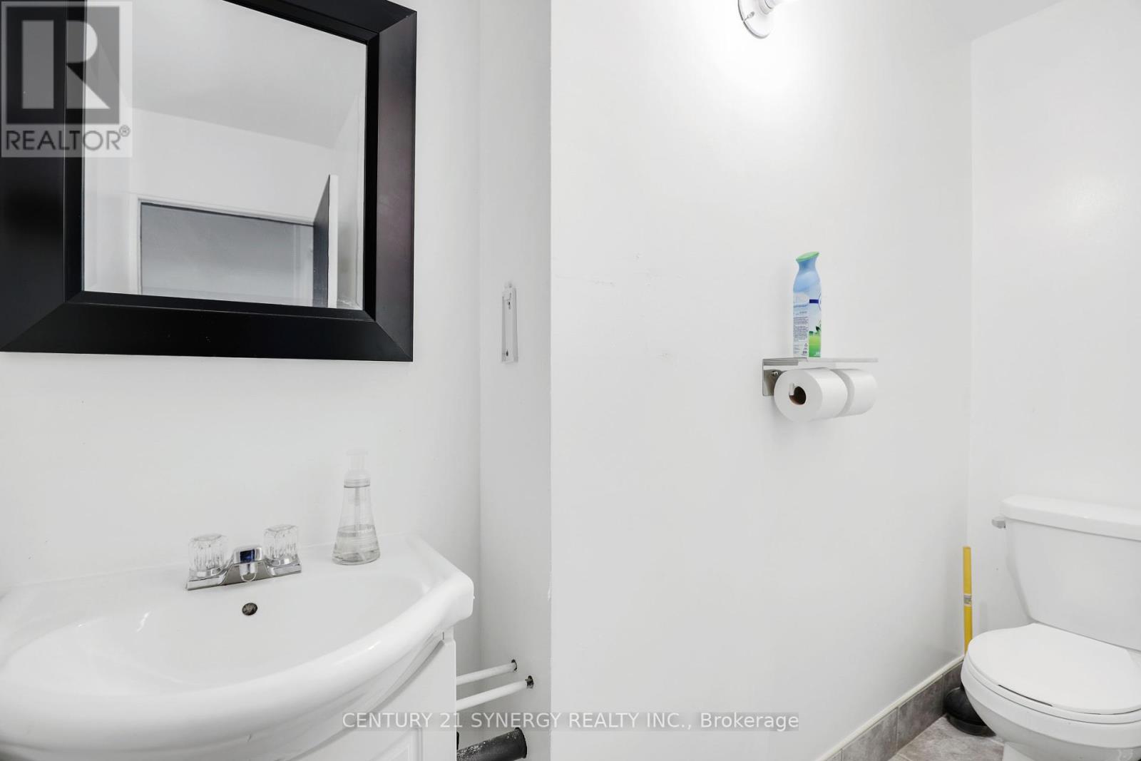 Unit 2 - 42 Union Street, Smiths Falls, Ontario  K7A 5C4 - Photo 17 - X12442573