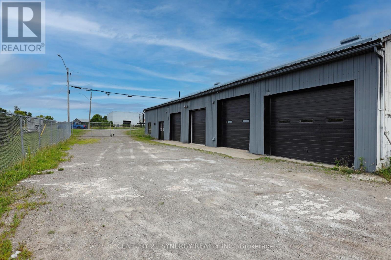 Unit 2 - 42 Union Street, Smiths Falls, Ontario  K7A 5C4 - Photo 2 - X12442573