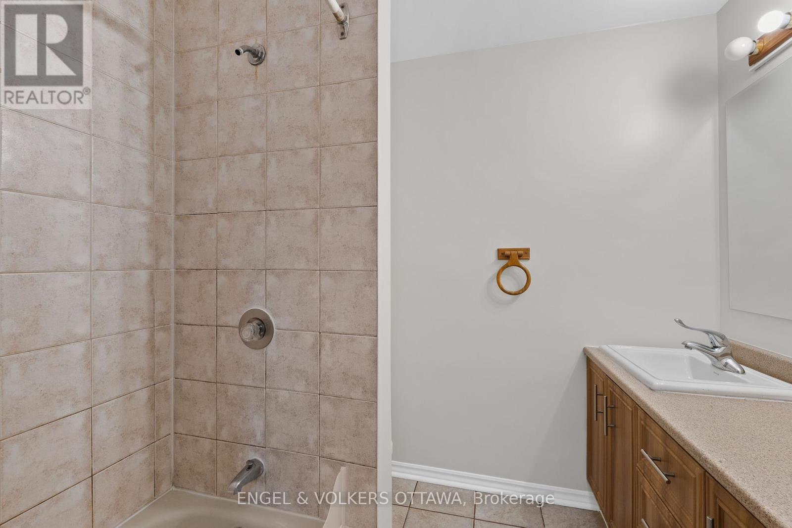 50a Sumac Street, Ottawa, Ontario  K1J 6P7 - Photo 18 - X12442593
