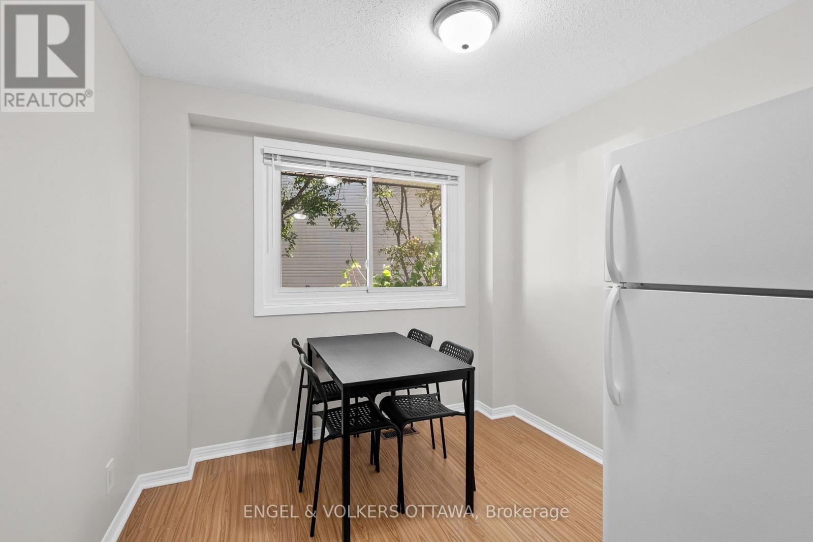 50a Sumac Street, Ottawa, Ontario  K1J 6P7 - Photo 3 - X12442593