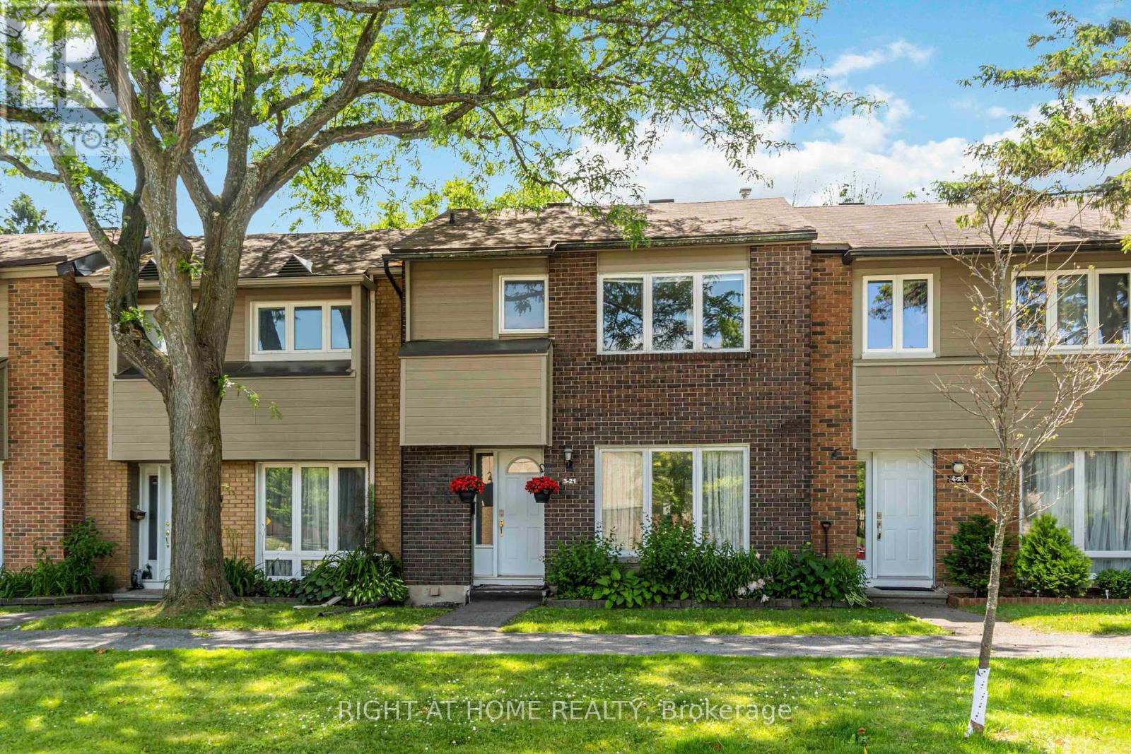 3 - 21 MIDLAND CRESCENT, Ottawa, Ontario