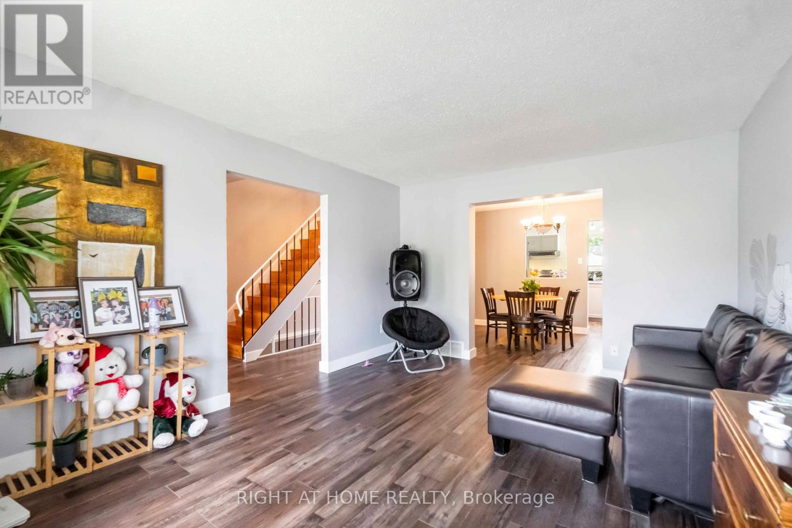 3 - 21 Midland Crescent, Ottawa, Ontario  K2H 8P6 - Photo 5 - X12442608