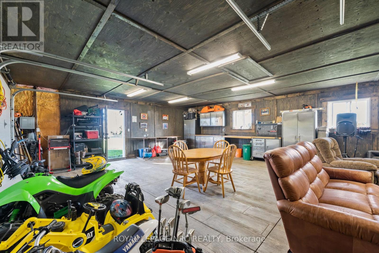 4692 Gilmore Road, Fort Erie, Ontario  L0S 1N0 - Photo 24 - X12442247