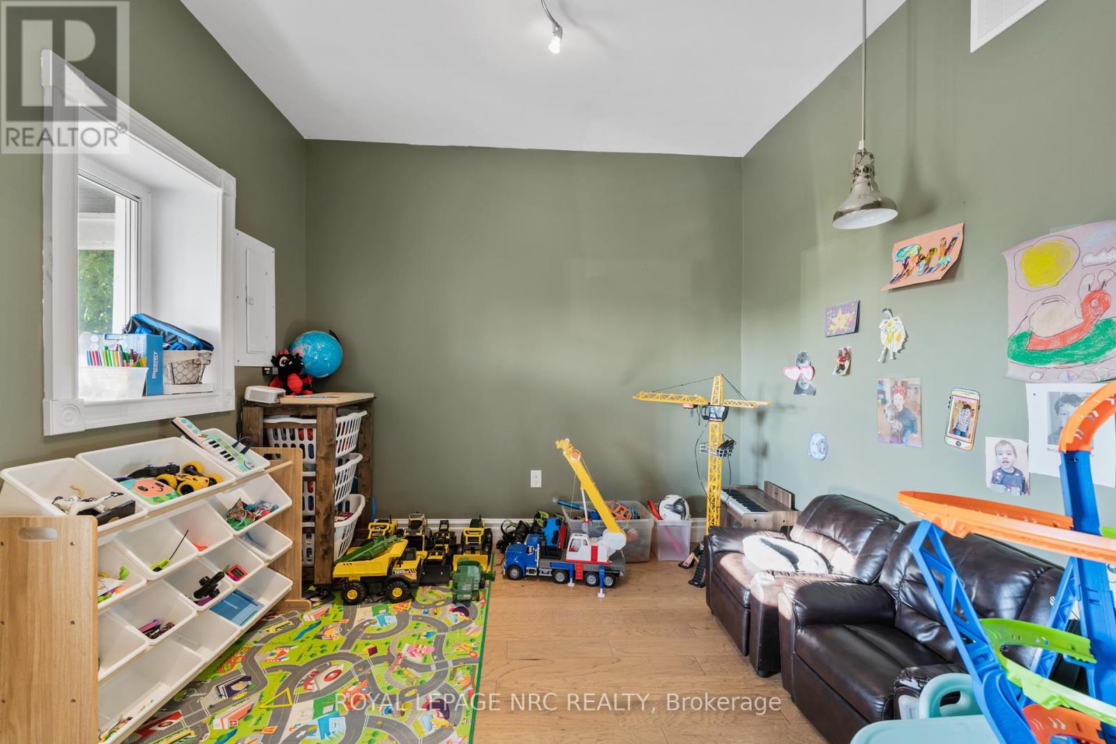 4692 Gilmore Road, Fort Erie, Ontario  L0S 1N0 - Photo 34 - X12442247