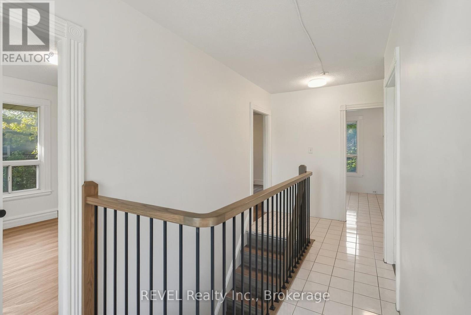 21 Plymonth Road, Welland (Lincoln/crowland), Ontario  L3B 3C4 - Photo 13 - X12442547