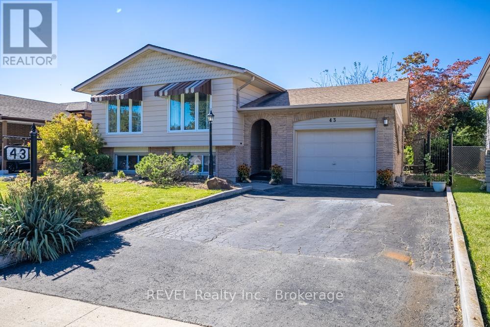 43 Trelawn Parkway, Welland (N. Welland), Ontario  L3C 1W4 - Photo 1 - X12442578