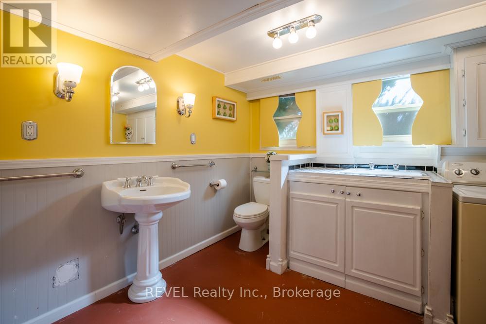 43 Trelawn Parkway, Welland (N. Welland), Ontario  L3C 1W4 - Photo 25 - X12442578