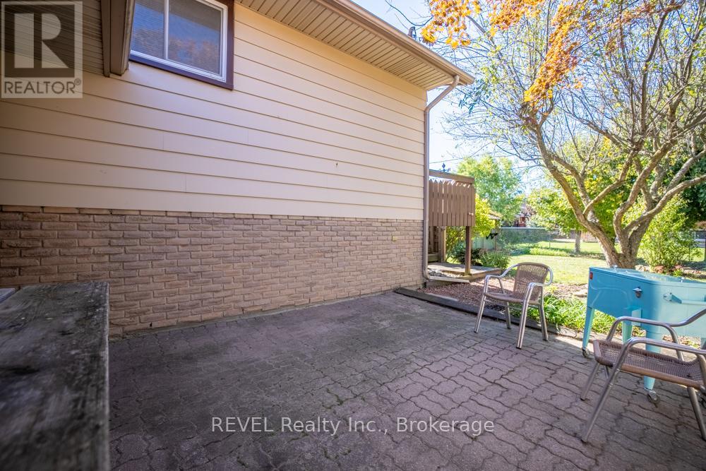 43 Trelawn Parkway, Welland (N. Welland), Ontario  L3C 1W4 - Photo 29 - X12442578