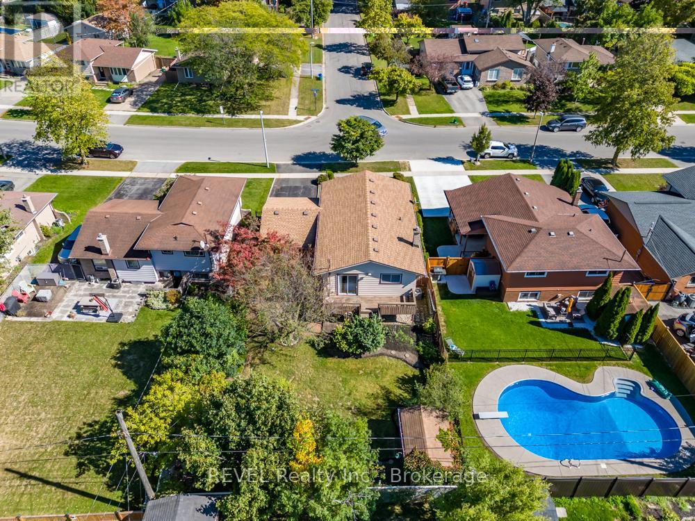 43 Trelawn Parkway, Welland (N. Welland), Ontario  L3C 1W4 - Photo 35 - X12442578