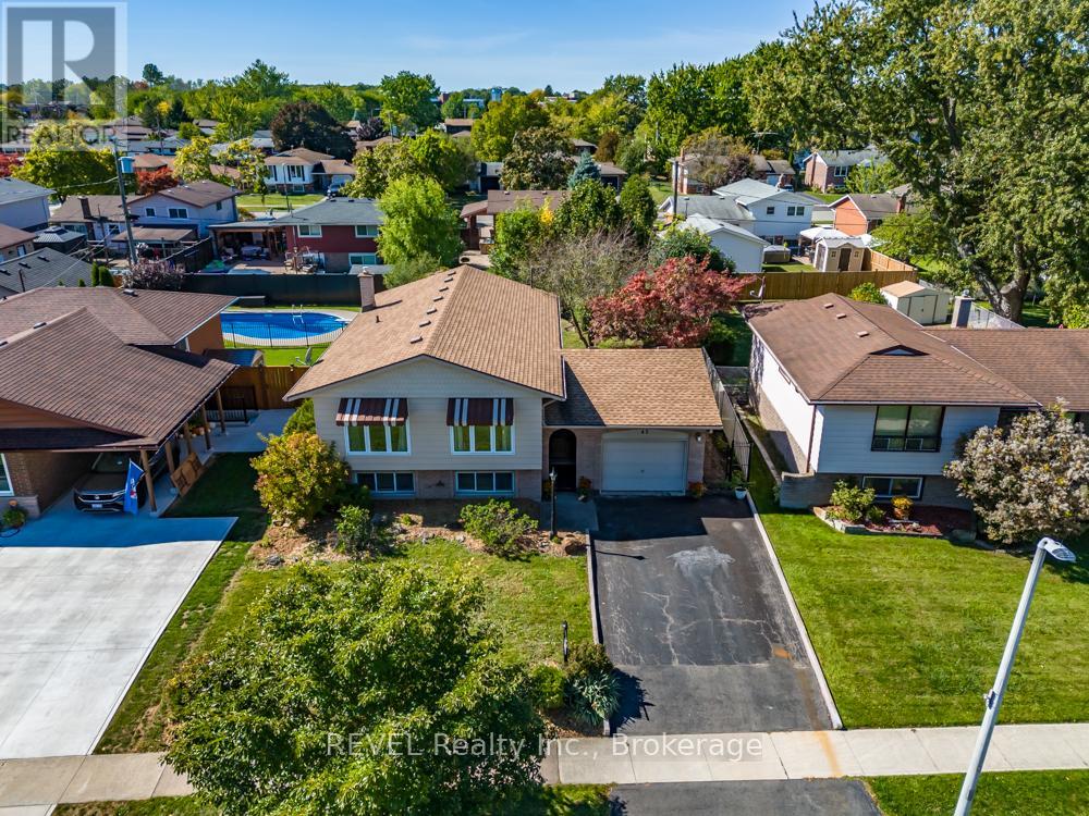 43 Trelawn Parkway, Welland (N. Welland), Ontario  L3C 1W4 - Photo 37 - X12442578
