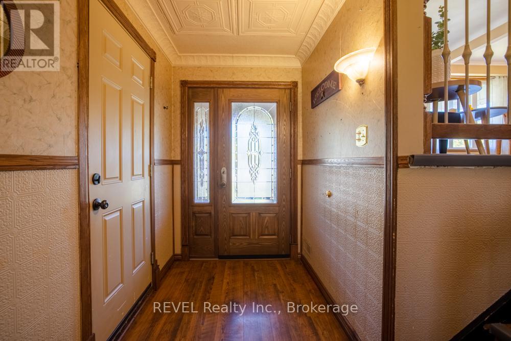 43 Trelawn Parkway, Welland (N. Welland), Ontario  L3C 1W4 - Photo 6 - X12442578