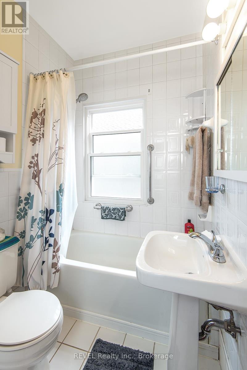 6510 Culp Street, Niagara Falls (Dorchester), Ontario  L2G 2C1 - Photo 14 - X12442609