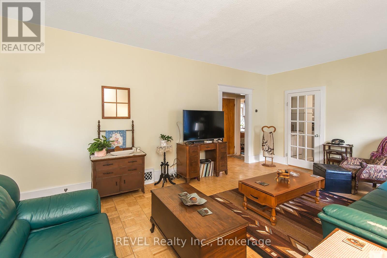 6510 Culp Street, Niagara Falls (Dorchester), Ontario  L2G 2C1 - Photo 5 - X12442609