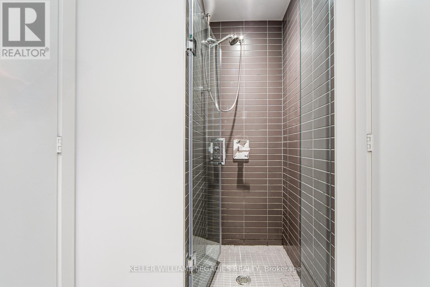 3705 - 7 Grenville Street, Toronto (Bay Street Corridor), Ontario  M4Y 0E9 - Photo 15 - C12442364