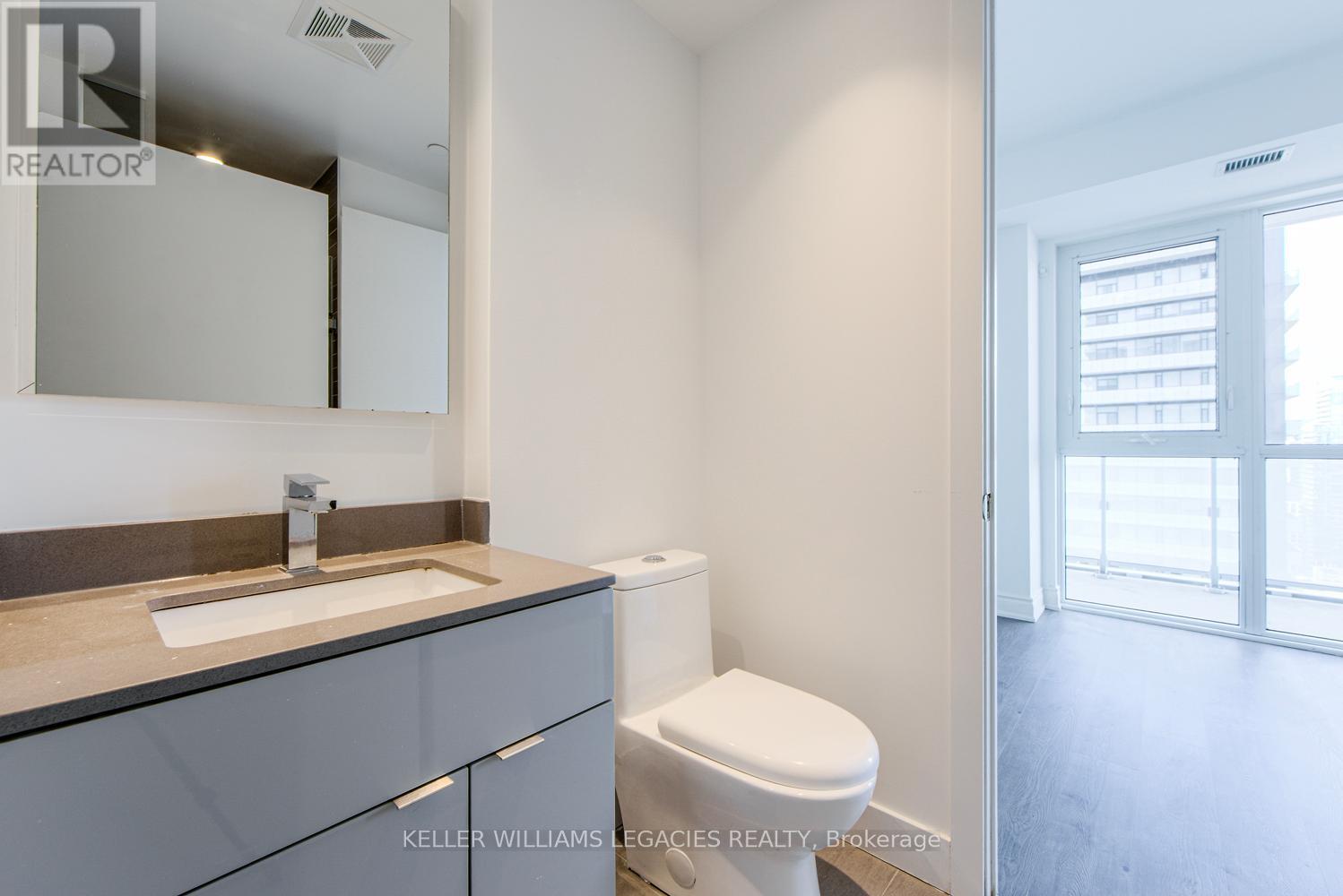 3705 - 7 Grenville Street, Toronto (Bay Street Corridor), Ontario  M4Y 0E9 - Photo 16 - C12442364